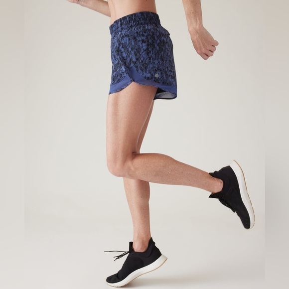 Athleta Mesh Racer Run Short 4” Small blue snakeskin - Picture 13 of 13